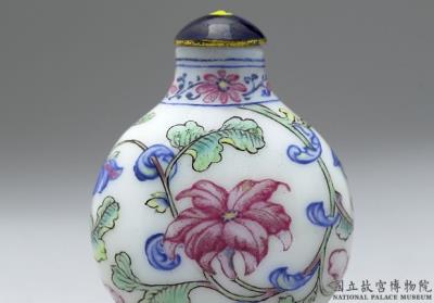 图片[2]-Glass-body painted enamel snuff bottle with a winding branch-and-blossom design, Qing dynasty, Qianlong reign (1736-1795)-China Archive